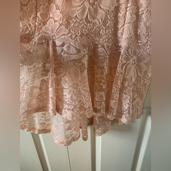 VENUS lace peach cream dress - Picture 13 of 17